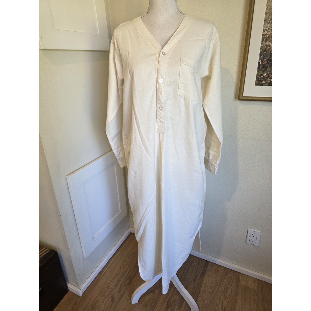 LL Bean Nightgown Womens Medium Ivory Cotton Long Sleeve Flannel Sleep Shirt